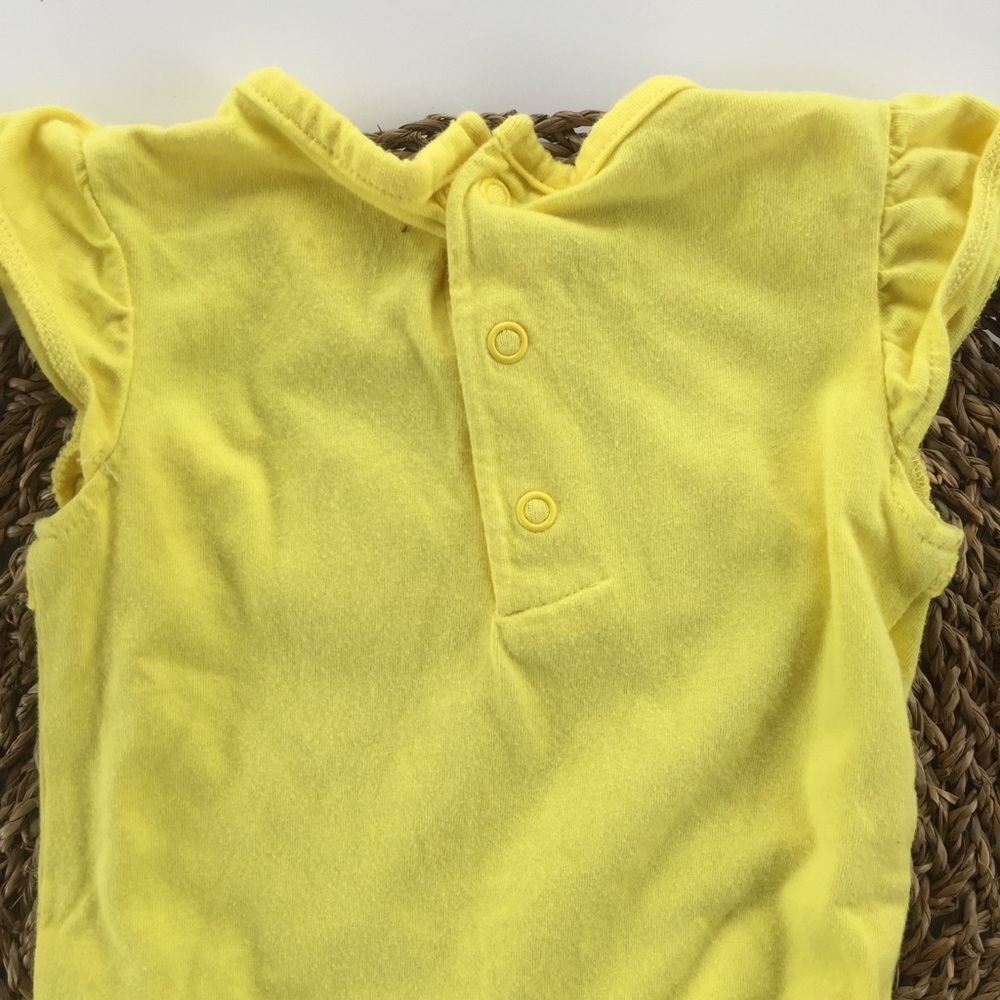 👛[Carter's] Yellow Onesie with Ruffles - Picture 5 of 6